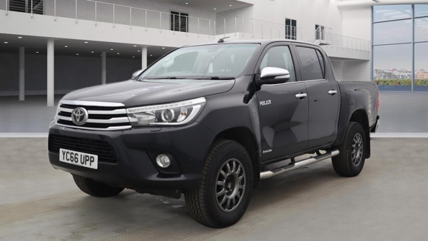 TOYOTA Hilux